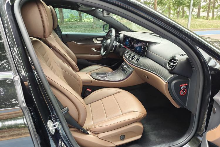 Used Mercedes-Benz E-Class 2021 E 300 L Sporty and Stylish Model Interior 4