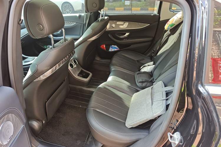 Used Mercedes-Benz E-Class 2021 E 300 L Luxury Model Interior 4
