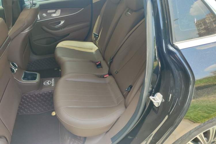 Used Mercedes-Benz E-Class 2021 E 300 L Luxury Model Interior 4