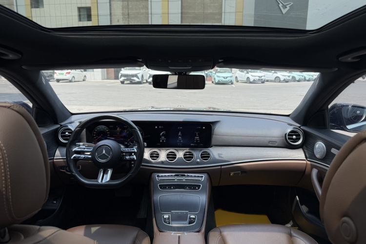 Used Mercedes-Benz E-Class 2021 E 300 L Sporty and Stylish Model Interior 4