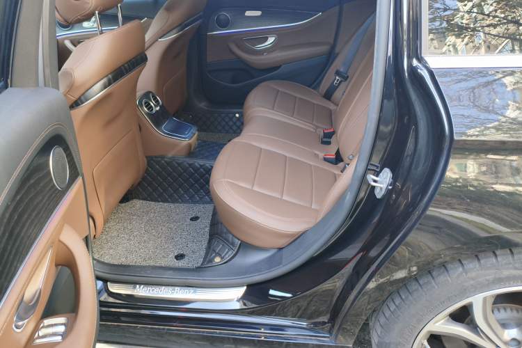 Used Mercedes-Benz E-Class 2021 Facelift E 300 L Stylish Edition Interior 4