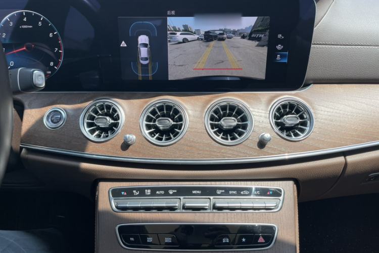 Used Mercedes-Benz E-Class 2021 Facelift E 260 L Interior 4
