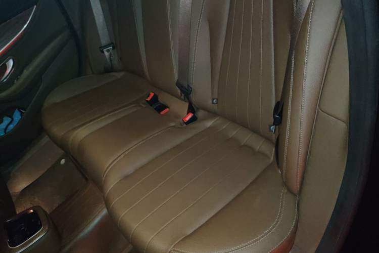 Used Mercedes-Benz E-Class 2021 Facelift E 300 L Stylish Edition Interior 4
