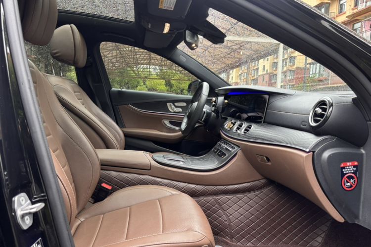 Used Mercedes-Benz E-Class 2021 E 300 L Sporty and Stylish Model Interior 4