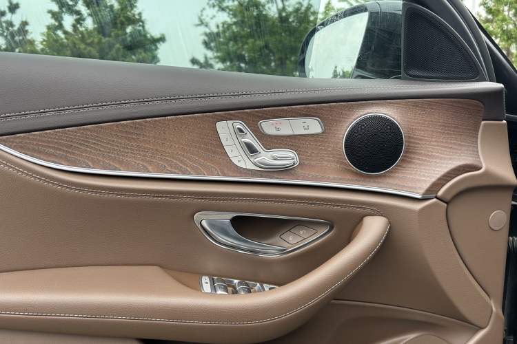 Used Mercedes-Benz E-Class 2021 Facelift E 300 L Stylish Edition Interior 4