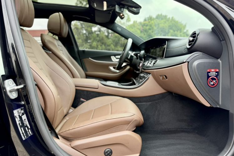 Used Mercedes-Benz E-Class 2021 E 300 L Sporty and Stylish Model Interior 4