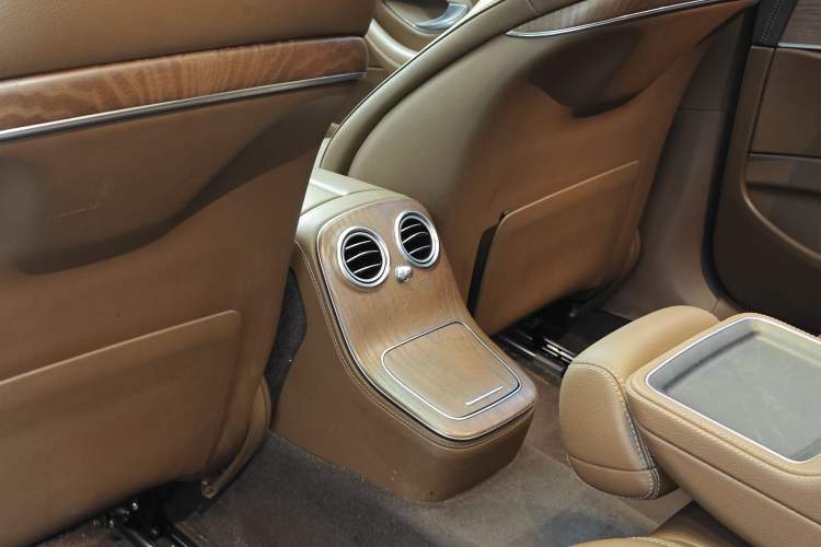 Used Mercedes-Benz E-Class 2021 Facelift E 300 L Stylish Edition Interior 4