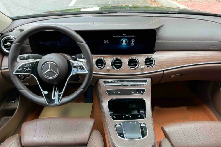 Used Mercedes-Benz E-Class 2021 E 260 L Interior 4