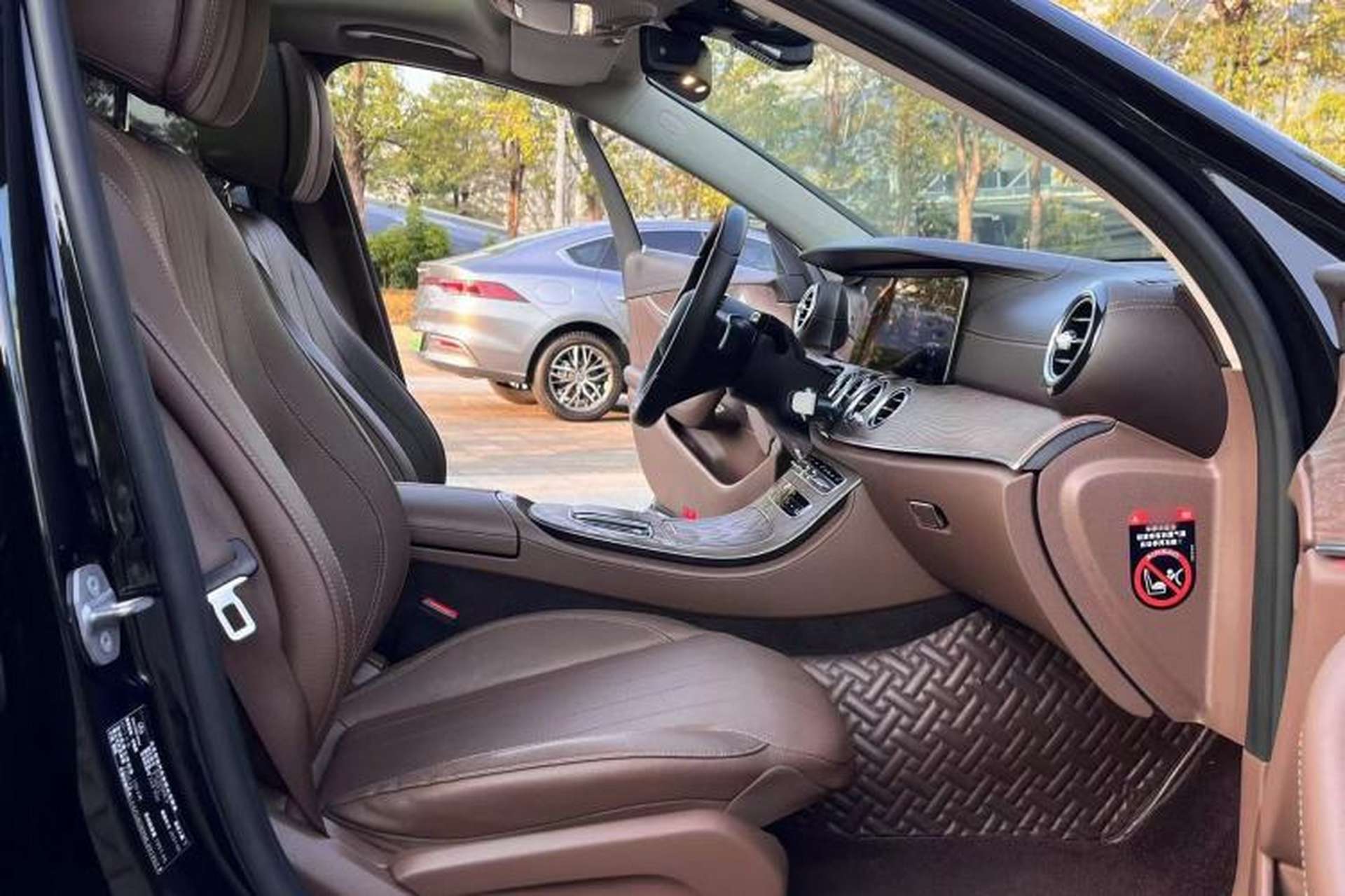 Used Mercedes-Benz E-Class 2021 Restyled E 300 L Luxury Edition Interior 4