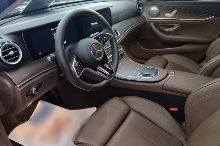 Used Mercedes-Benz E-Class 2021 E 260 L Interior 4
