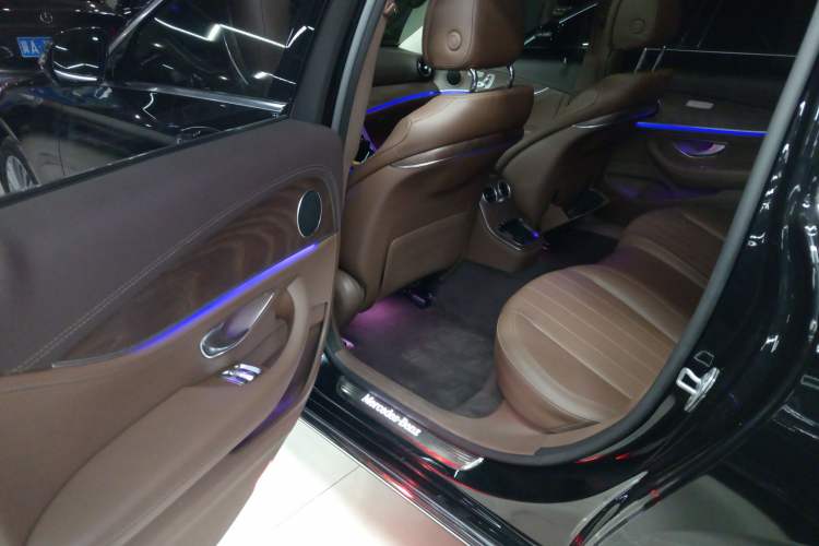 Used Mercedes-Benz E-Class 2021 E 300 L Stylish Model Interior 4