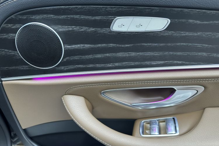 Used Mercedes-Benz E-Class 2021 E 300 L Sporty and Stylish Model Interior 4