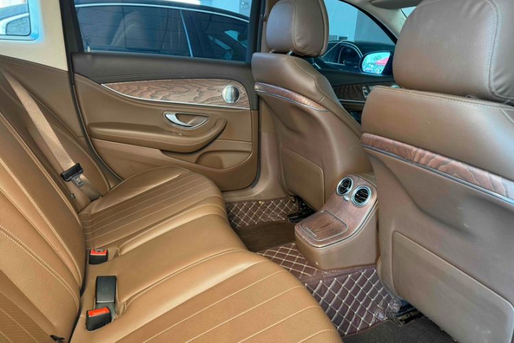 Used Mercedes-Benz E-Class 2021 Facelift E 260 L Interior 4