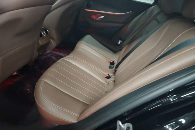 Used Mercedes-Benz E-Class 2021 Updated E 260 Fashion Sport Edition Interior 4