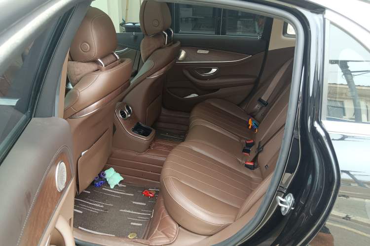 Used Mercedes-Benz E-Class 2021 Facelift E 300 L Stylish Edition Interior 4