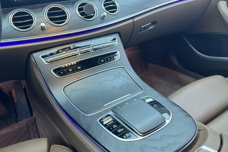 Used Mercedes-Benz E-Class 2021 E 260 L Sport Edition Interior 4