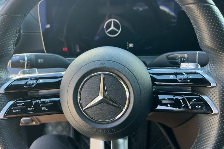 Used Mercedes-Benz E-Class 2021 E 300 L Sporty and Stylish Model Interior 5