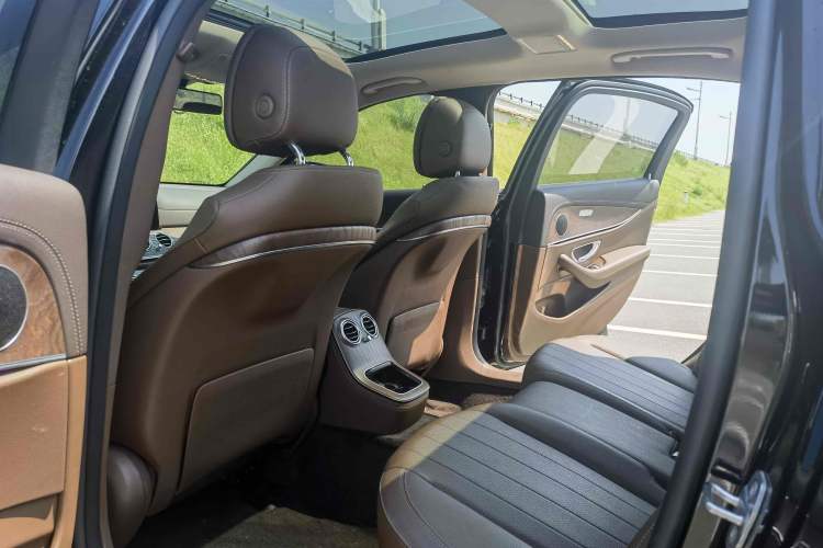 Used Mercedes-Benz E-Class 2021 E 300 L Stylish Model Interior 5