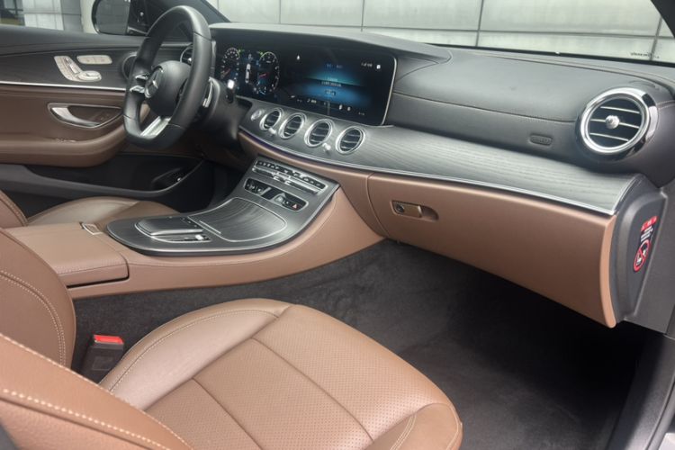 Used Mercedes-Benz E-Class 2021 E 300 L Sporty and Stylish Model Interior 5