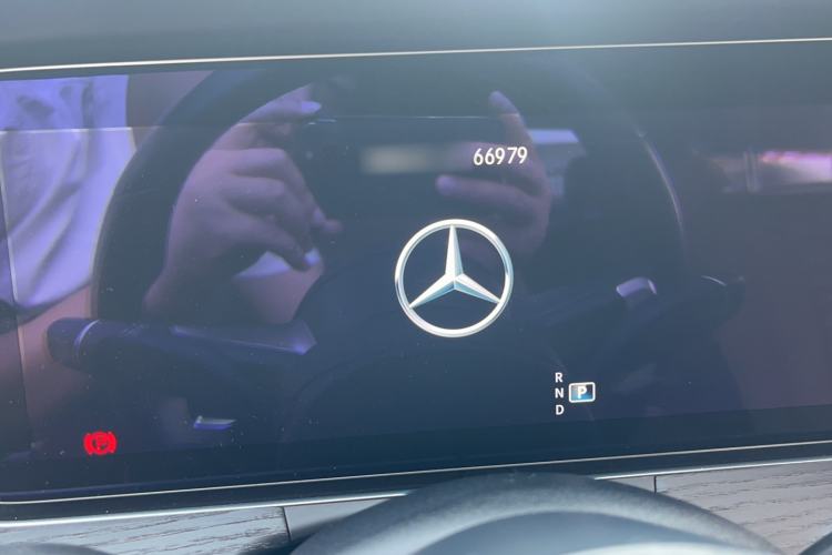 Used Mercedes-Benz E-Class 2021 E 300 L Sporty and Stylish Model Interior 5
