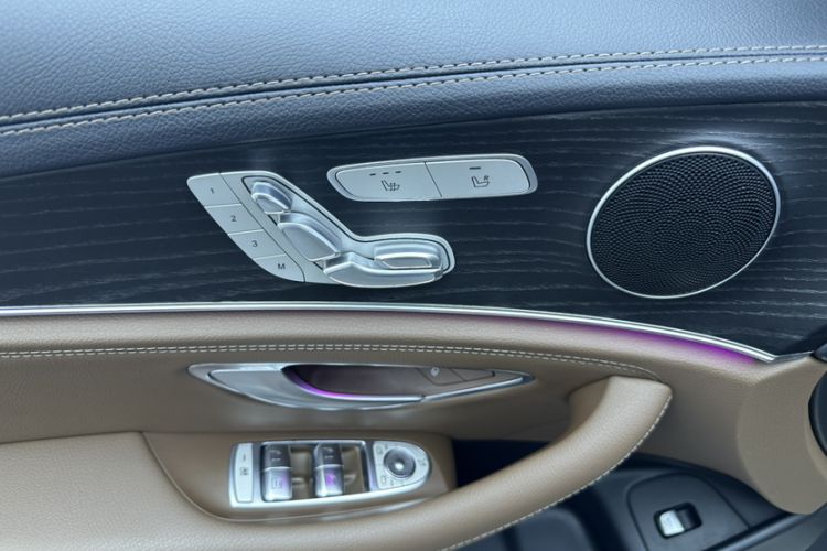 Used Mercedes-Benz E-Class 2021 E 300 L Sporty and Stylish Model Interior 5