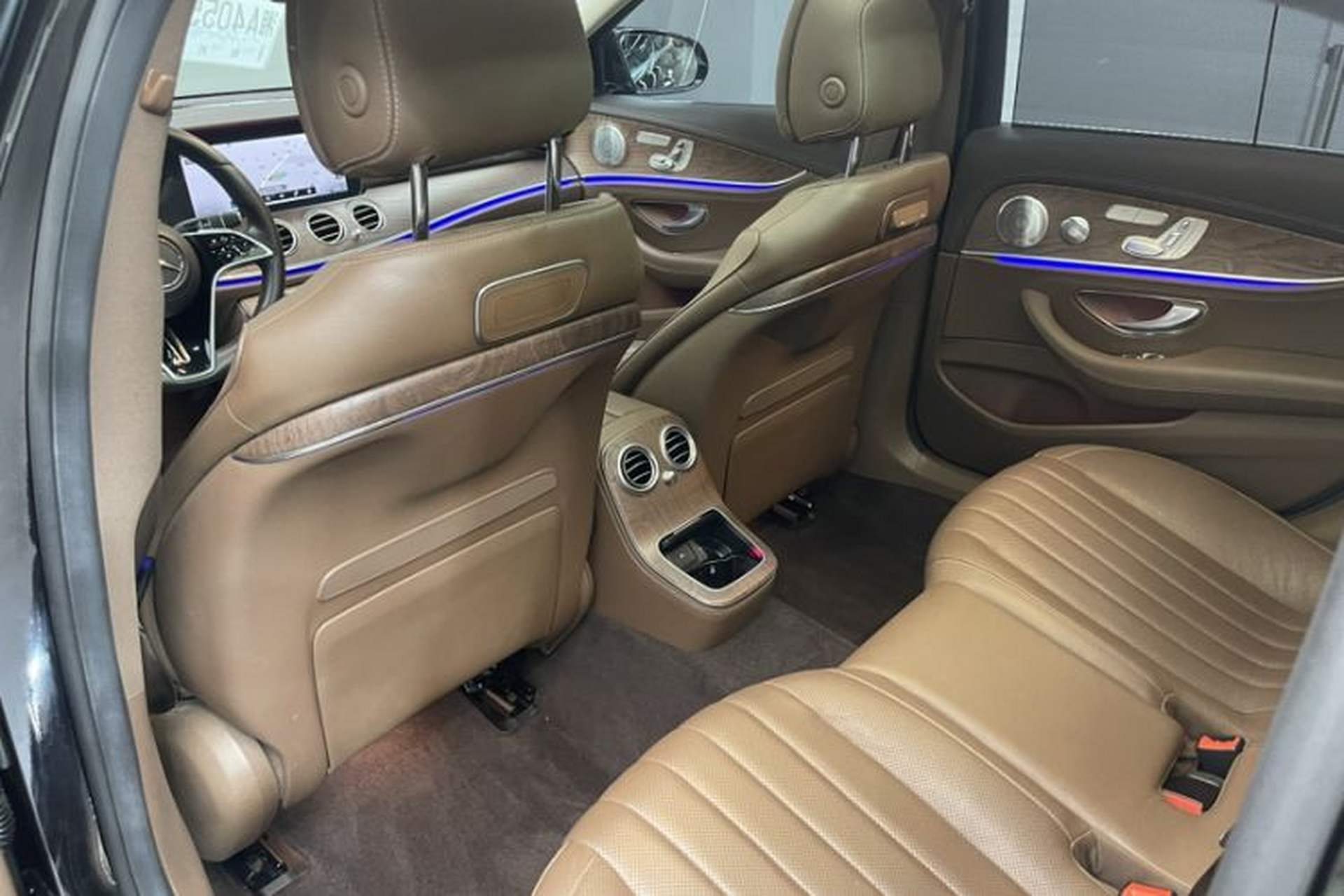Used Mercedes-Benz E-Class 2021 E 300 L Premium Edition Interior 5