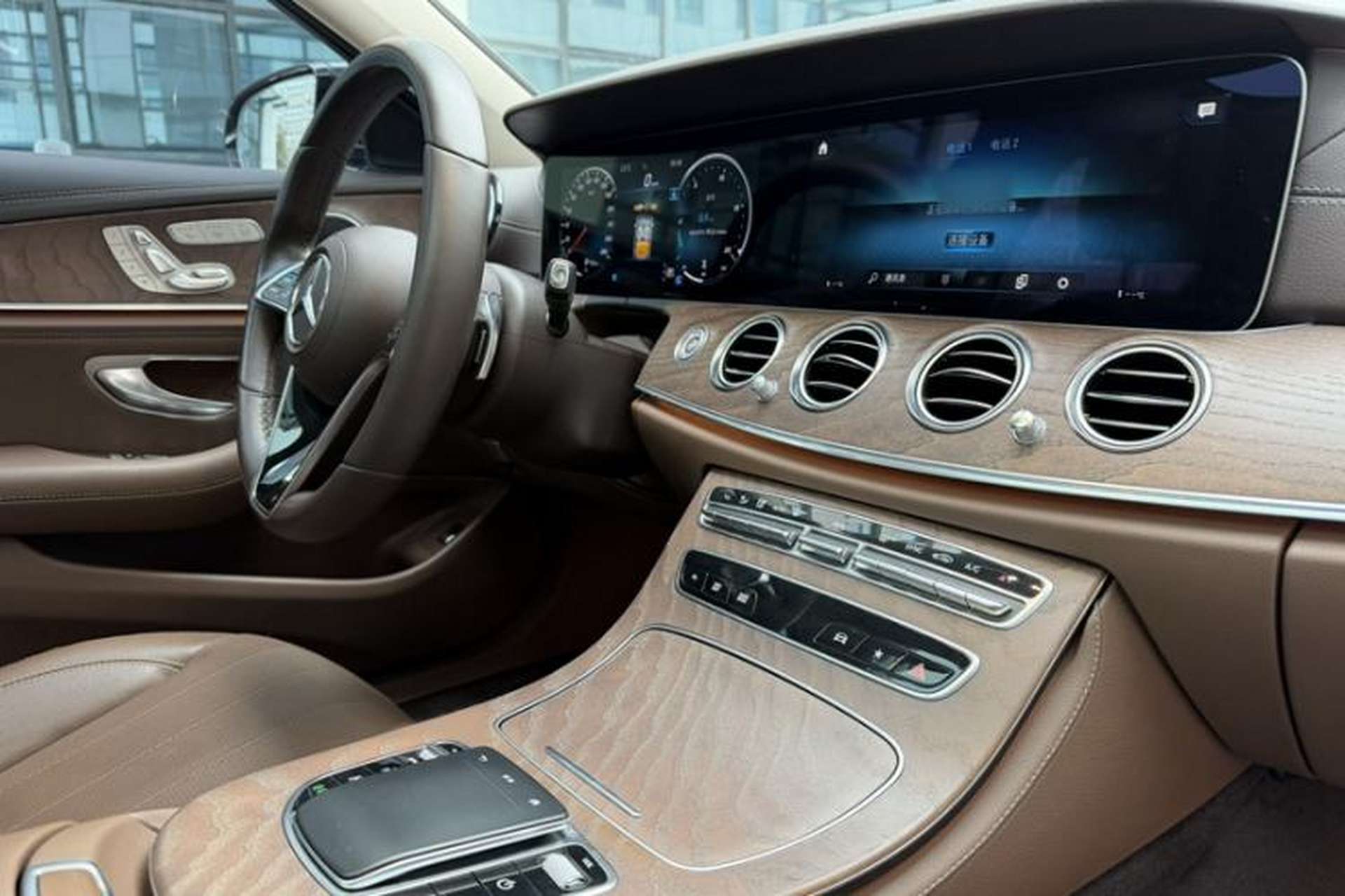 Used Mercedes-Benz E-Class 2021 Facelift E 300 L Stylish Edition Interior 6