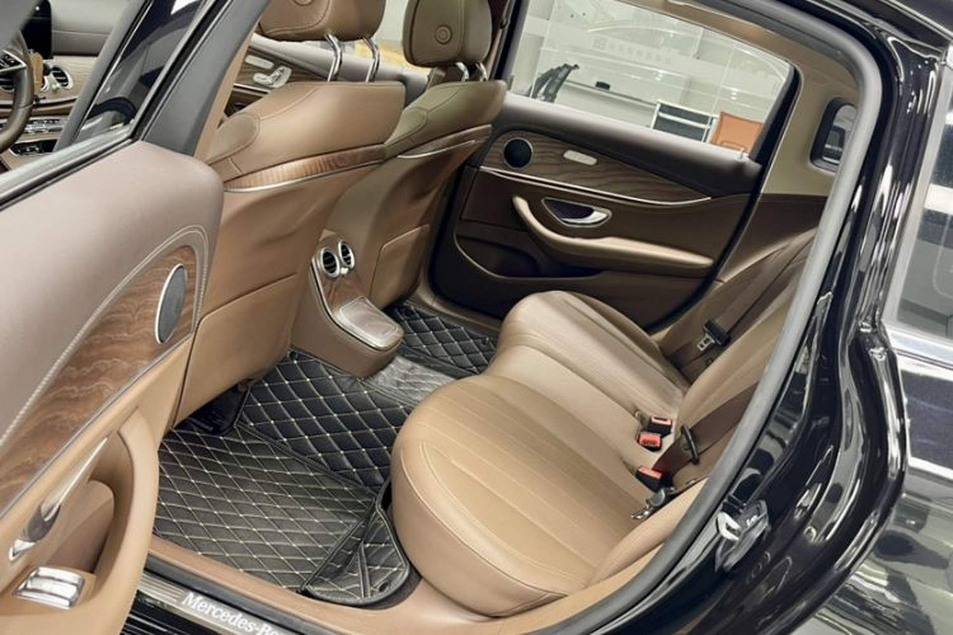 Used Mercedes-Benz E-Class 2021 E 300 L Stylish Model Interior 6