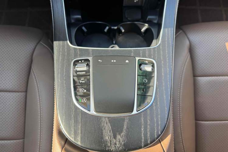 Used Mercedes-Benz E-Class 2021 Restyled E 300 L Sporty and Stylish Edition Interior 6