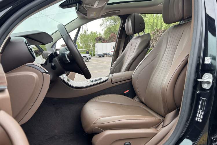 Used Mercedes-Benz E-Class 2021 Facelift E 300 L Stylish Edition Interior 6