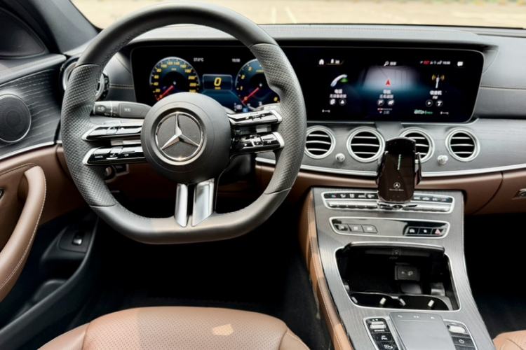Used Mercedes-Benz E-Class 2021 E 300 L Sporty and Stylish Model Interior 6