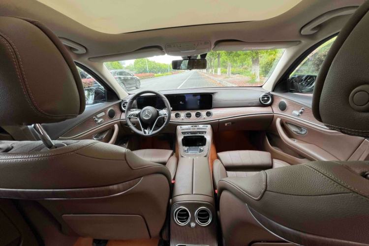 Used Mercedes-Benz E-Class 2021 E 260 L Interior 6