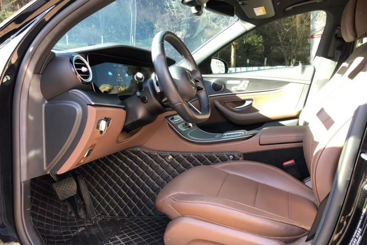 Used Mercedes-Benz E-Class 2021 E 300 L Sporty and Stylish Model Interior 7