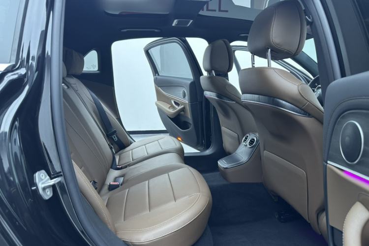 Used Mercedes-Benz E-Class 2021 E 300 L Sporty and Stylish Model Interior 7