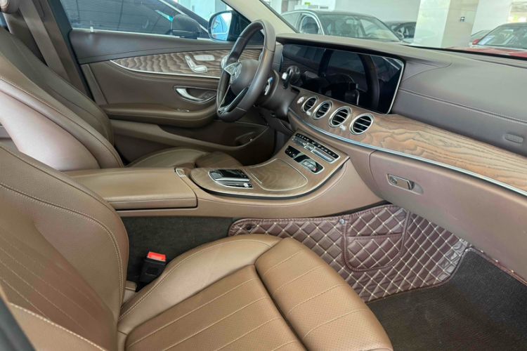 Used Mercedes-Benz E-Class 2021 Facelift E 260 L Interior 7