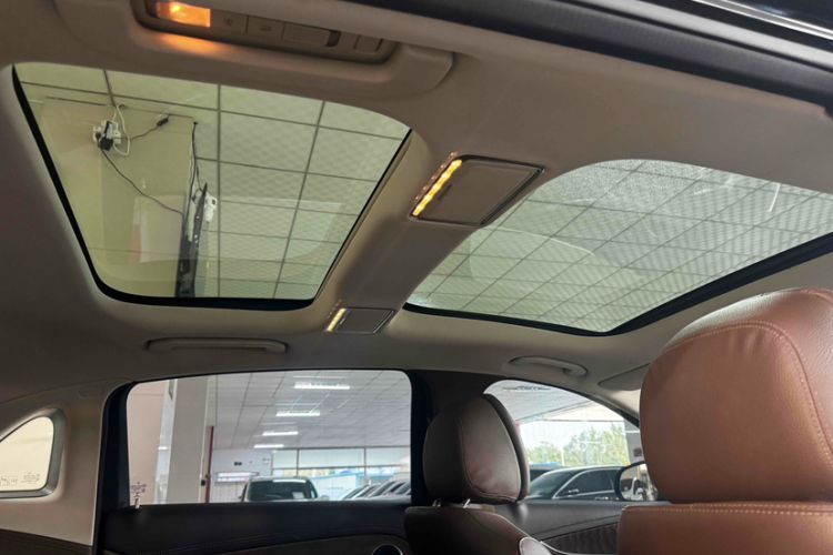 Used Mercedes-Benz E-Class 2021 Facelift E 260 L Interior 8
