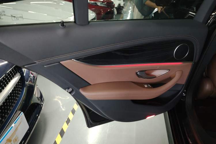 Used Mercedes-Benz E-Class 2021 Updated E 260 Fashion Sport Edition Interior 8