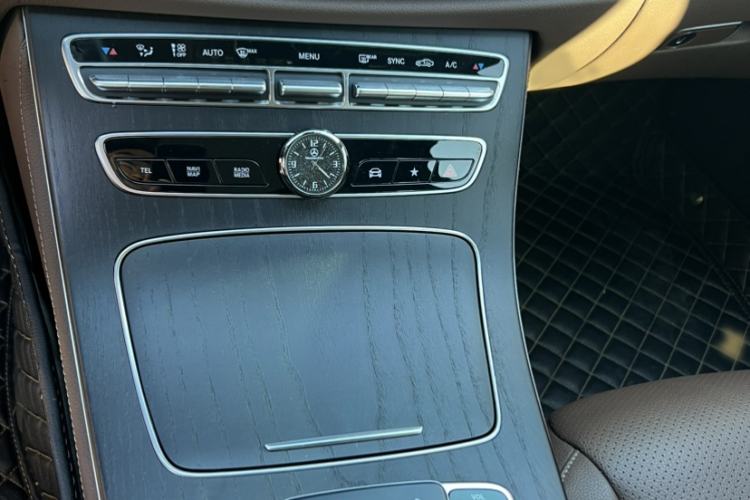 Used Mercedes-Benz E-Class 2021 E 300 L Sporty and Stylish Model Interior 9