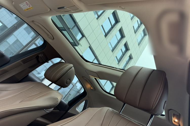 Used Mercedes-Benz E-Class 2021 Facelift E 300 L Stylish Edition Interior 9