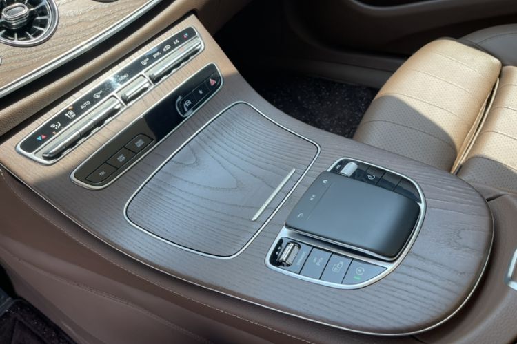 Used Mercedes-Benz E-Class 2021 Facelift E 260 L Interior 9