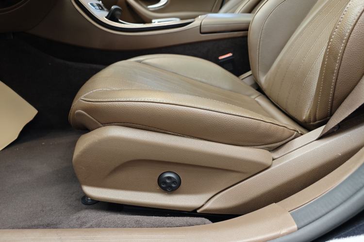 Used Mercedes-Benz E-Class 2021 Facelift E 300 L Stylish Edition Interior 9