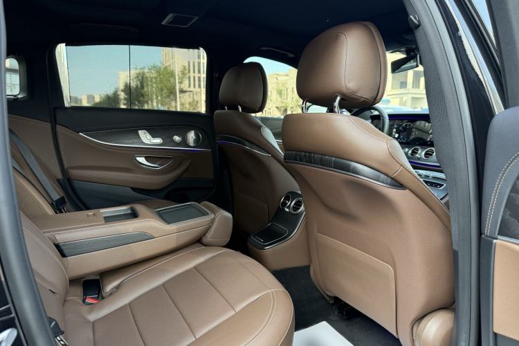 Used Mercedes-Benz E-Class 2021 E 300 L Sport Luxury Edition Interior 9