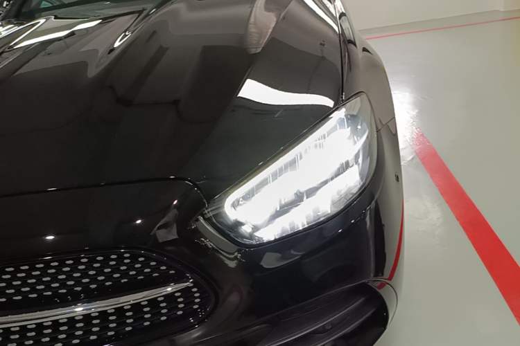 Used Mercedes-Benz E-Class 2021 E 300 L Sporty and Stylish Model Left Front Headlight