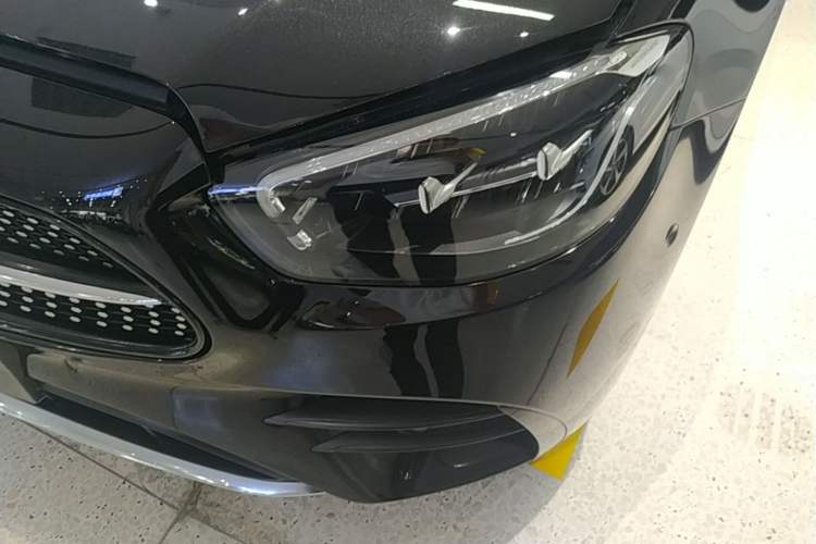 Used Mercedes-Benz E-Class 2021 E 300 L Sporty and Stylish Model Left Front Headlight
