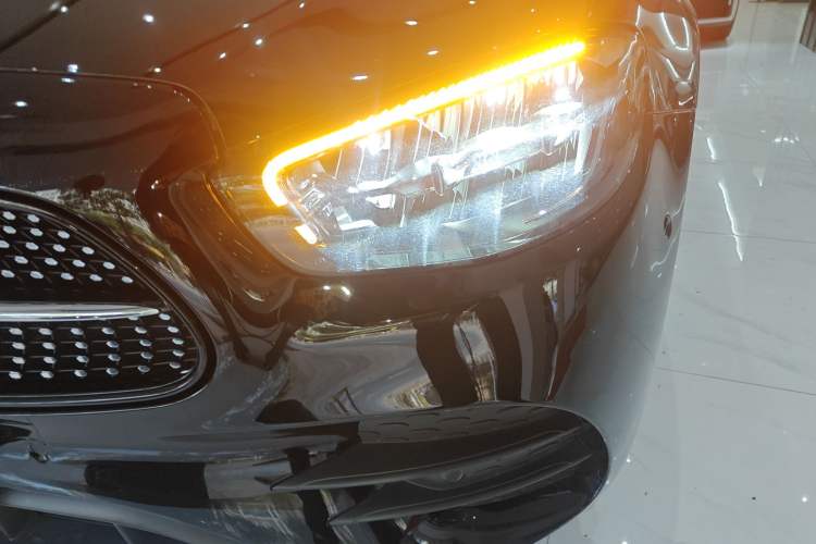 Used Mercedes-Benz E-Class 2021 Restyled E 300 L Sporty and Stylish Edition Left Front Headlight