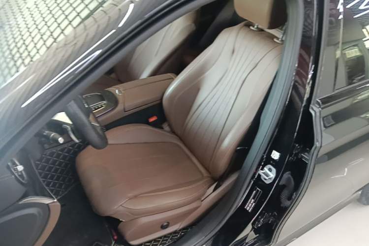 Used Mercedes-Benz E-Class 2021 Updated E 260 Fashion Sport Edition Left Front Seat