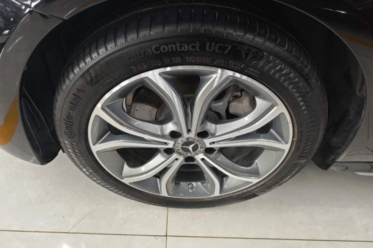 Used Mercedes-Benz E-Class 2021 Restyled E 300 L Sporty and Stylish Edition Left Front Wheel Hub