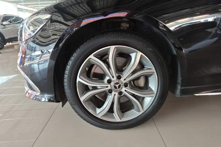 Used Mercedes-Benz E-Class 2021 E 300 L Sporty and Stylish Model Left Front Wheel Hub
