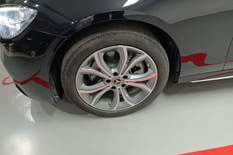 Used Mercedes-Benz E-Class 2021 E 300 L Sporty and Stylish Model Left Front Wheel Hub