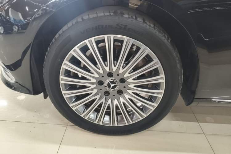 Used Mercedes-Benz E-Class 2021 Facelift E 300 L Stylish Edition Left Front Wheel Hub
